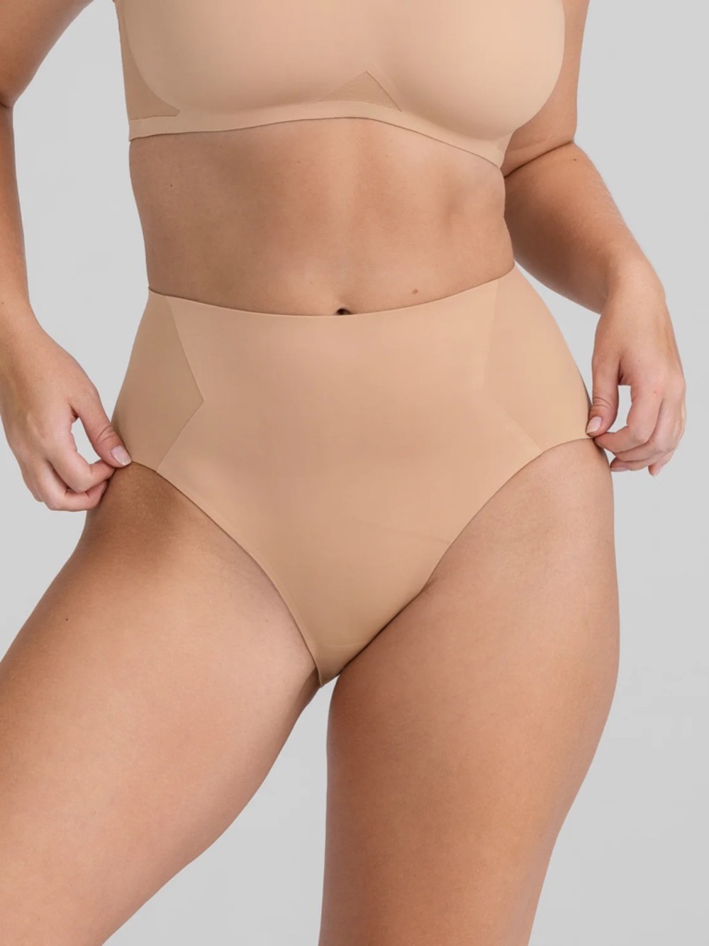 Honeylove seamless crossover brief underwear bundle.